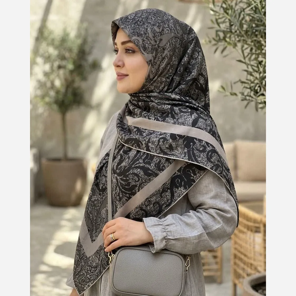 روسری نخ کاستوم طرح گیسو قواره بزرگ 140 سانتیمتر