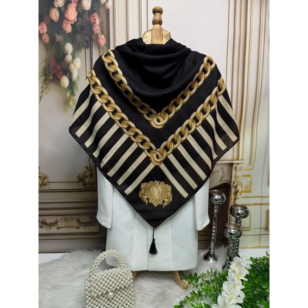 روسری مجلسی ساتن ابریشم طرح طلا قواره 140 توییل
