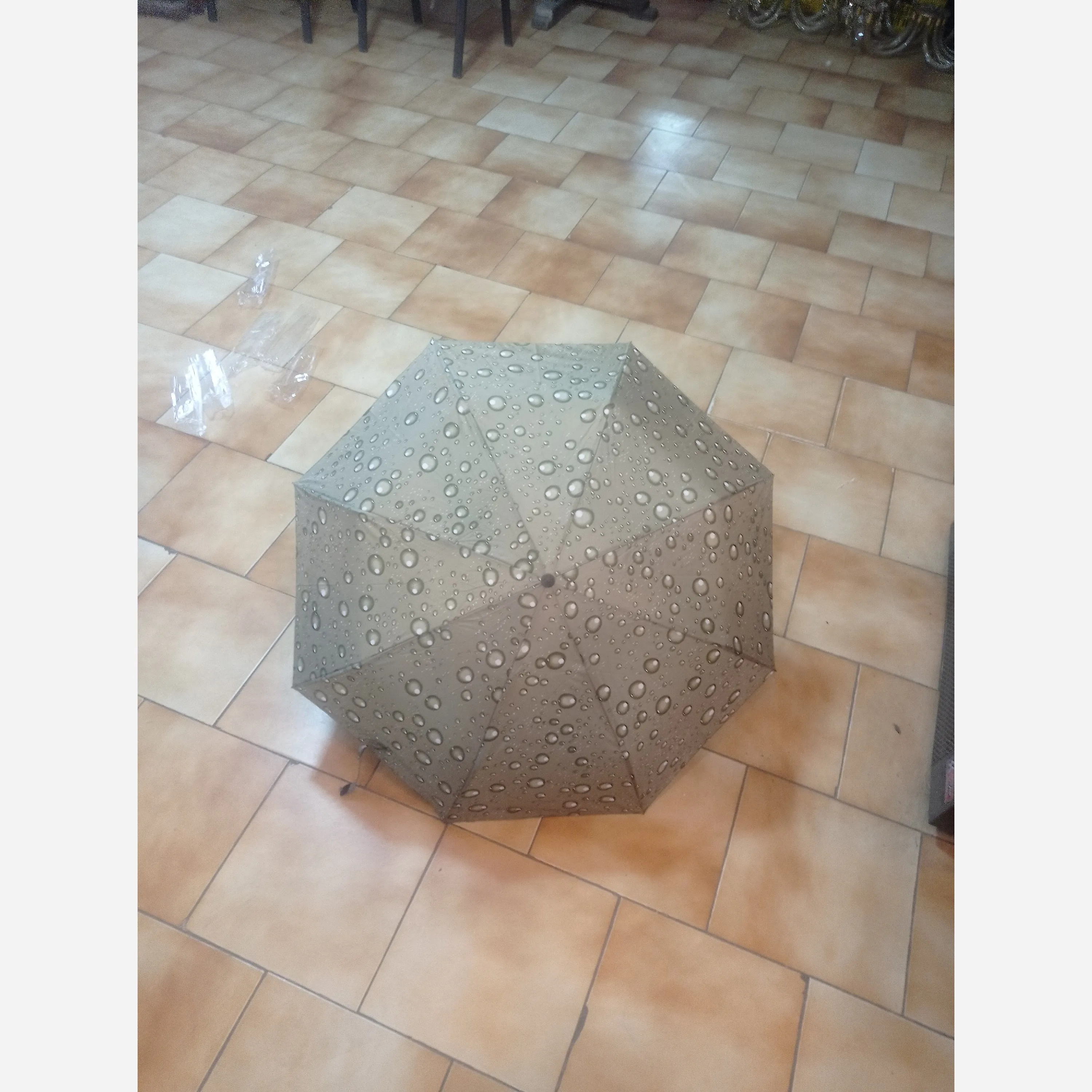 چتر اتومات زنانه طرح قطره ای ضد باد 8 فنره
