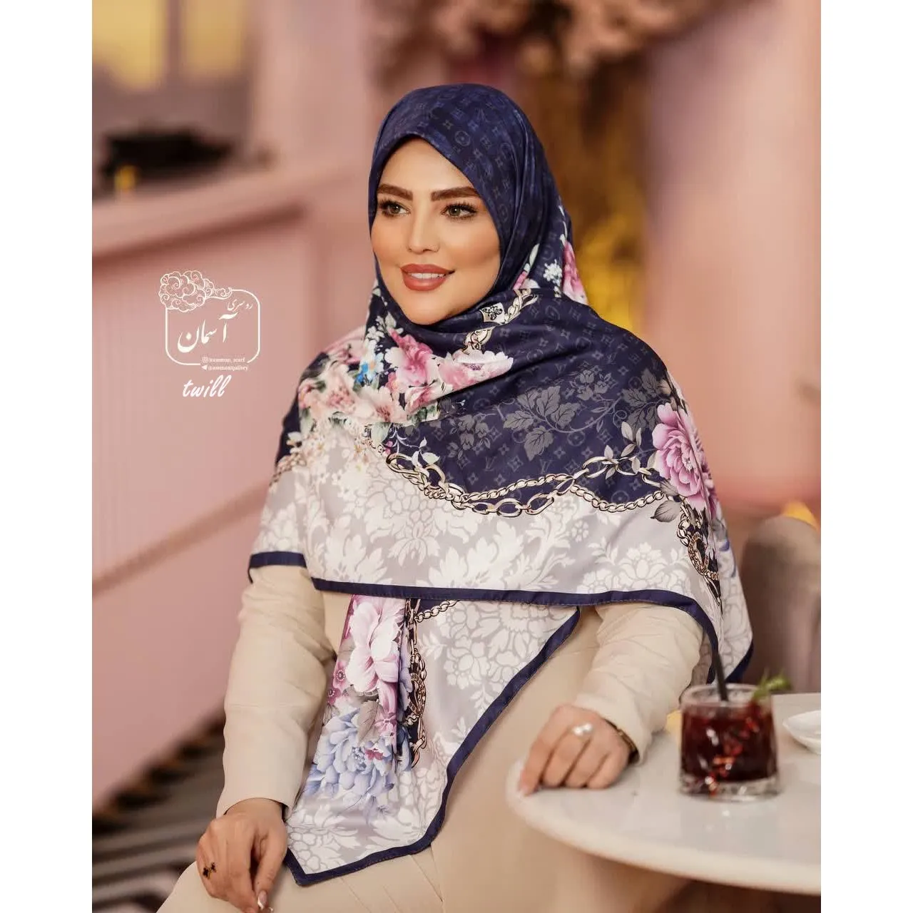 روسری مجلسی ساتن ابریشم طرح ساناز قواره 140 دور دوخت